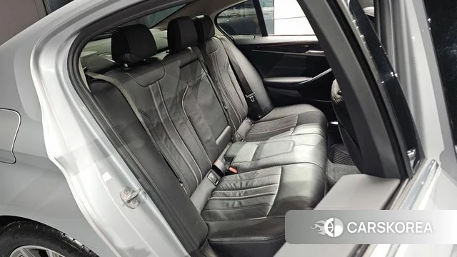 BMW 5 Series (G30) 2019 Серебряный из Кореи, фото 2