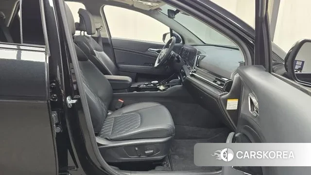 Kia Sportage 5th Generation Hybrid 2023 Черный из Кореи, фото 2