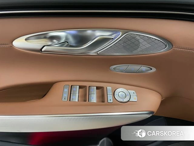Genesis GV70 2021 Белый из Кореи, фото 2