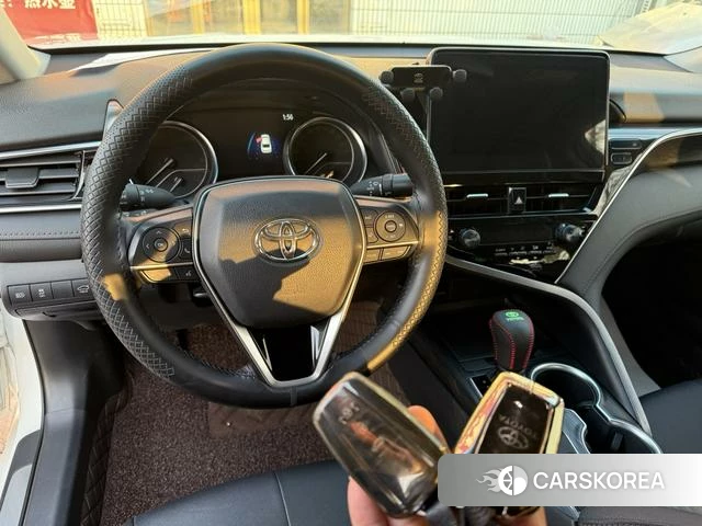 Toyota Camry 2022 Белый из Китая, фото 2