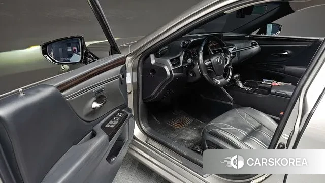 Lexus ES300h 7th generation 2019 Серый из Кореи, фото 2