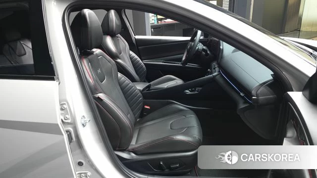 Hyundai The New Avante (CN7) 2024 Серебристо-серый из Кореи, фото 2