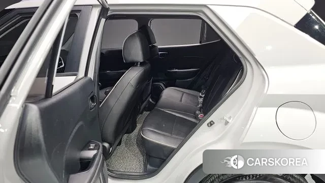 Hyundai Venue 2021 Серебристо-серый из Кореи, фото 2