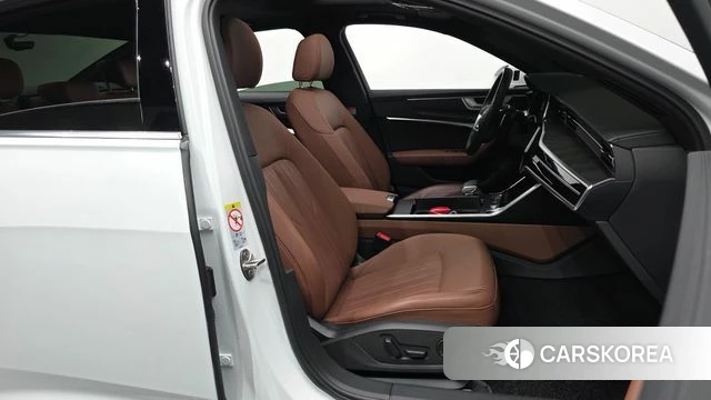 Audi A6 (C8) 2023 Белый из Кореи, фото 2