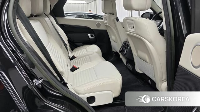 Land Rover Discovery 5 2022 Черный из Кореи, фото 2