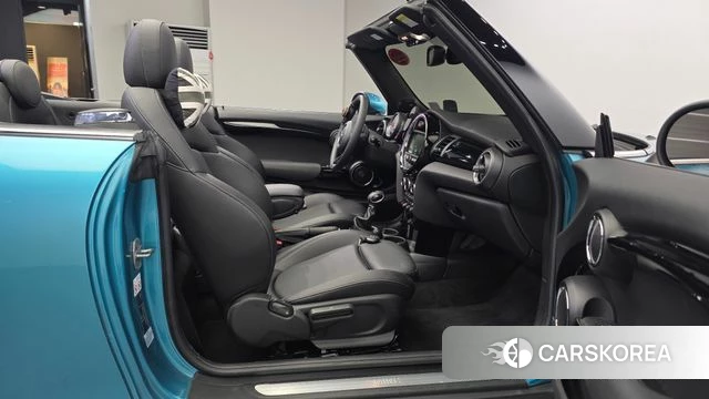 Mini Cooper Convertible 2018 Небесно-голубой из Кореи, фото 2