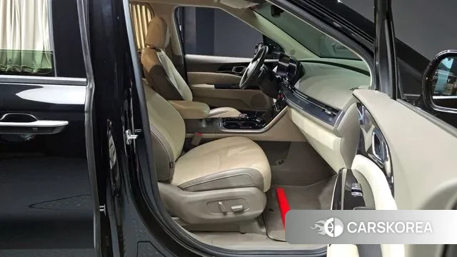 Kia Carnival 4th generation 2022 Черный из Кореи, фото 2