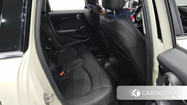 Mini Cooper 2021 Жемчужный цвет из Кореи, фото 2