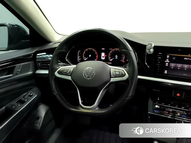Volkswagen Passat 2022 Черный из Китая, фото 2