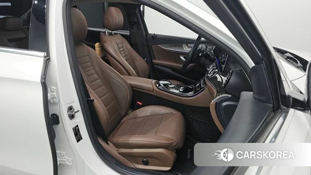 Mercedes-Benz E-Class W213 2019 Белый из Кореи, фото 2