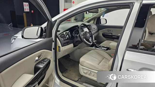 Kia The New Carnival 2018 Серебряный из Кореи, фото 2