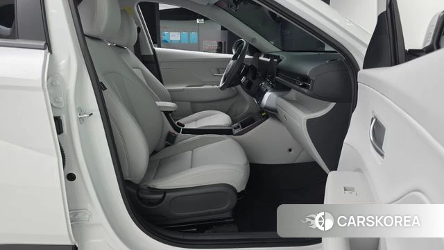 Hyundai Kona (SX2) 2026 Белый из Кореи, фото 2