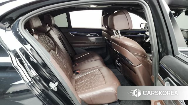 BMW 7 Series (G11) 2021 Черный из Кореи, фото 2