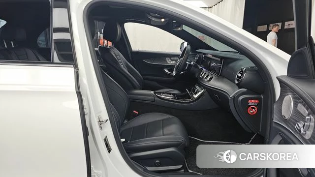 Mercedes-Benz E-Class W213 2022 Белый из Кореи, фото 2