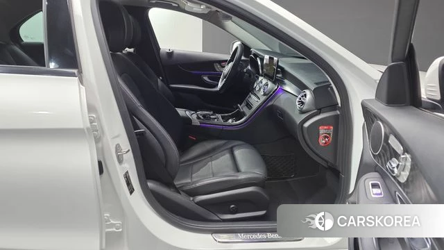 Mercedes-Benz C-Class W205 2018 Белый из Кореи, фото 2