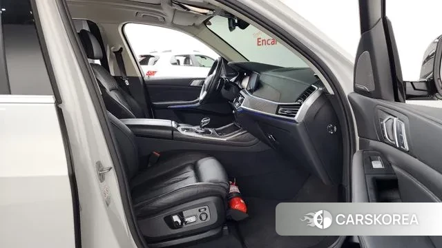 BMW X7 (G07) 2021 Белый из Кореи, фото 2