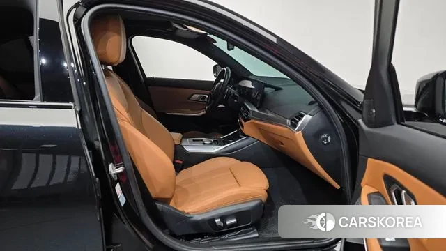 BMW 3 Series (G20) 2023 Черный из Кореи, фото 2