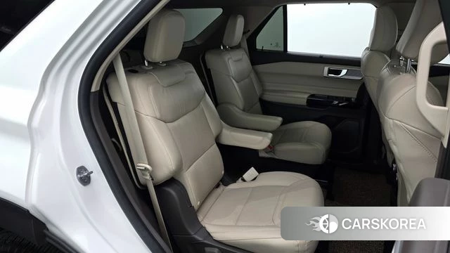 Ford Explorer 6th Generation 2022 Белый из Кореи, фото 2