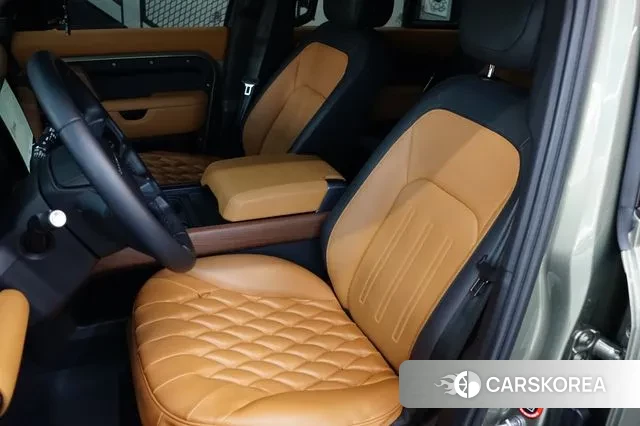 Land Rover Defender (L663) 2023 Темно-зеленый из Кореи, фото 2