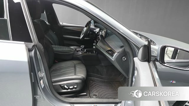 BMW 6 Series GT (G32) 2023 Серебристо-серый из Кореи, фото 2