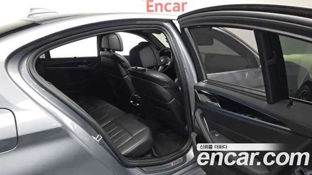 BMW 5 Series (G30) 2023 Серебристо-серый из Кореи, фото 2