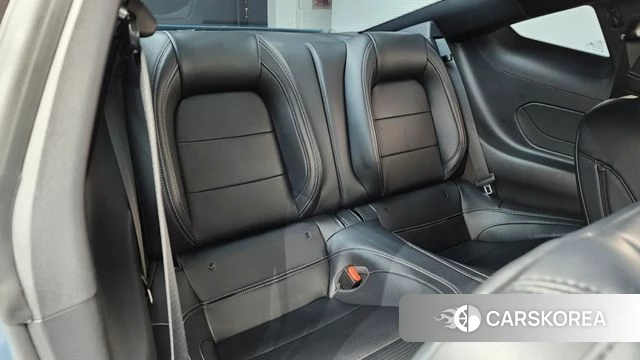Ford Mustang 7th Generation 2024 Светло-серебряный цвет из Кореи, фото 2