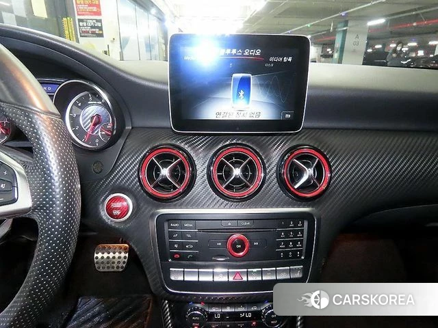 Mercedes-Benz A-Class W176 2018 Белый из Кореи, фото 2