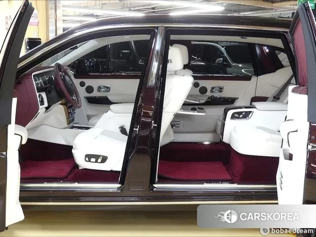 Rolls-Royce Phantom 2023 Черный двухцветный из Кореи, фото 2
