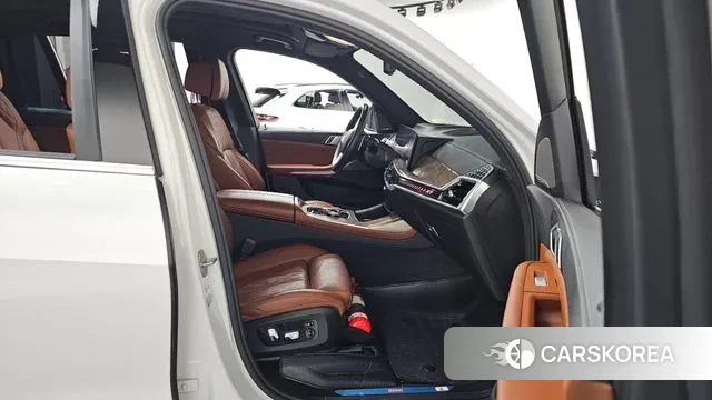 BMW X7 (G07) 2024 Белый из Кореи, фото 2