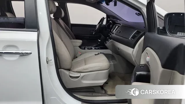 Kia The New Carnival 2018 Белый из Кореи, фото 2