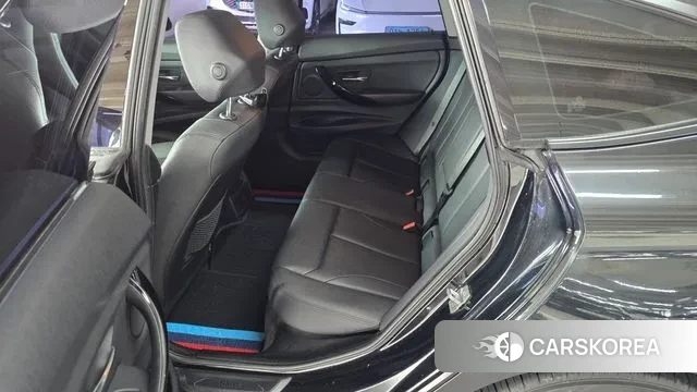 BMW 3 Series GT (F34) 2018 Черный из Кореи, фото 2