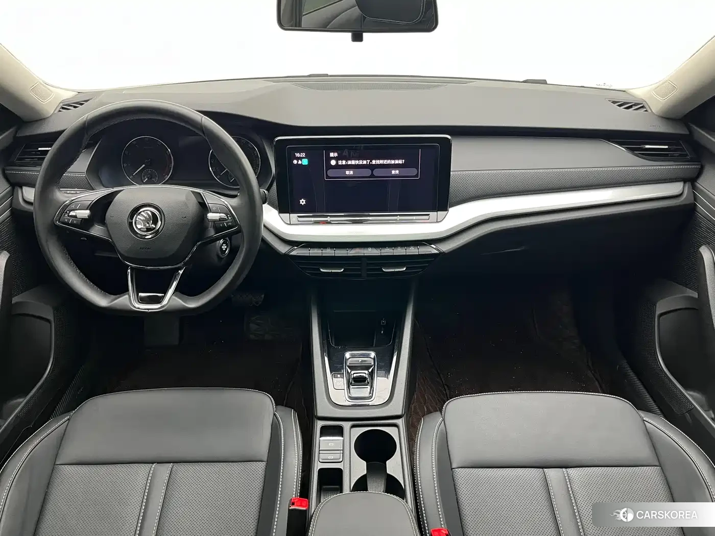 Skoda Octavia 2023 Белый из Китая, фото 2