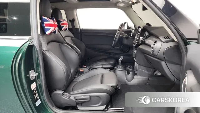 Mini Cooper D 2018 Темно-зеленый из Кореи, фото 2