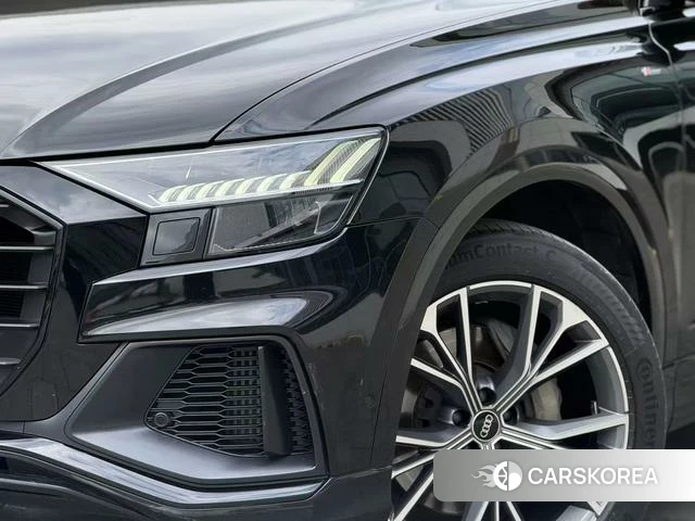 Audi Q8 2022 Черный из Китая, фото 2