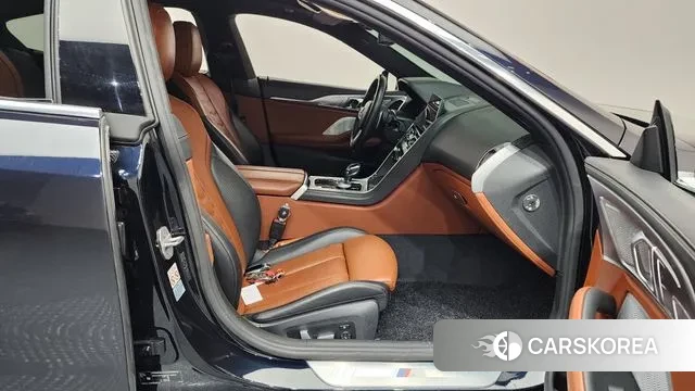 BMW 8 Series (G15) 2020 Черный из Кореи, фото 2