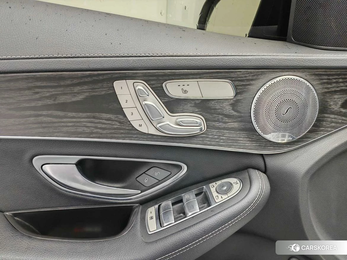 Mercedes-Benz Class C 2020 Белый из Китая, фото 2