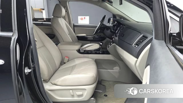 Kia The New Carnival 2019 Черный из Кореи, фото 2