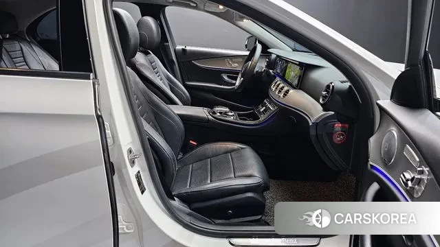 Mercedes-Benz E-Class W213 2018 Белый из Кореи, фото 2