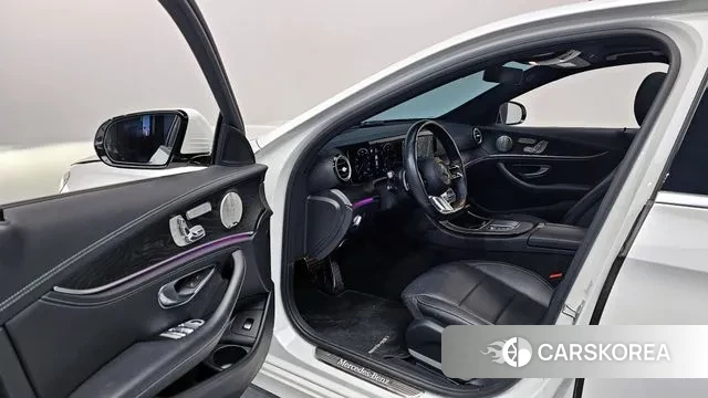 Mercedes-Benz E-Class W213 2022 Белый из Кореи, фото 2