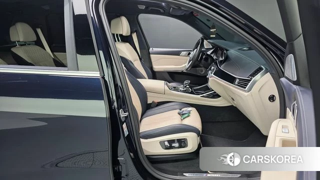 BMW X7 (G07) 2021 Черный из Кореи, фото 2