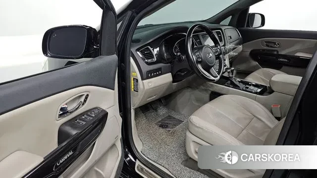 Kia The New Carnival 2018 Черный из Кореи, фото 2