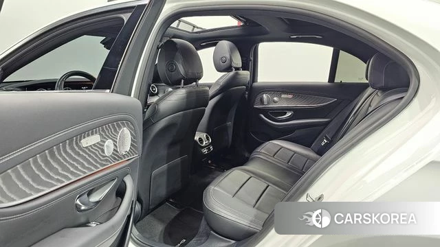 Mercedes-Benz E-Class W213 2021 Белый из Кореи, фото 2