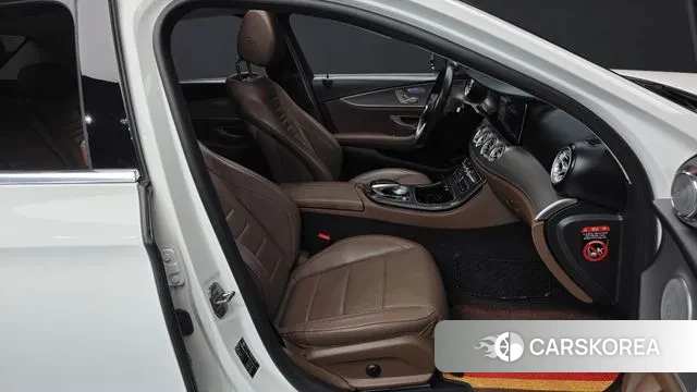 Mercedes-Benz E-Class W213 2019 Белый из Кореи, фото 2