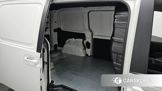 Hyundai Staria 2023 Белый из Кореи, фото 2