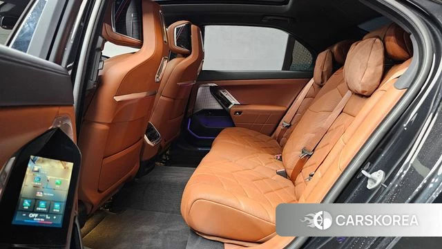 BMW 7 Series (G70) 2025 Черный из Кореи, фото 2
