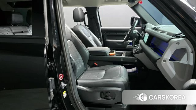 Land Rover Defender (L663) 2021 Черный из Кореи, фото 2