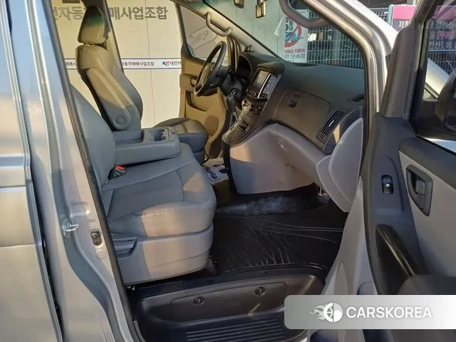 Hyundai The New Grand Starex 2018 Серебряный из Кореи, фото 2