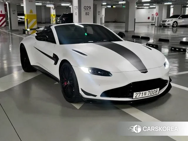 Aston Martin Vantage 2nd Generation 2022 Белый из Кореи, фото 2