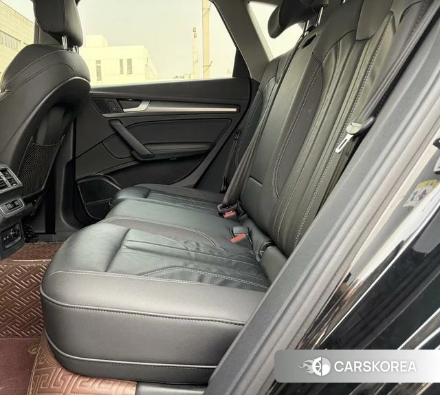 Audi Q5L 2022 Черный из Китая, фото 2