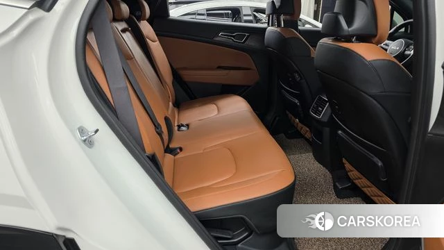 Kia Sportage 5th Generation Hybrid 2024 Белый из Кореи, фото 2